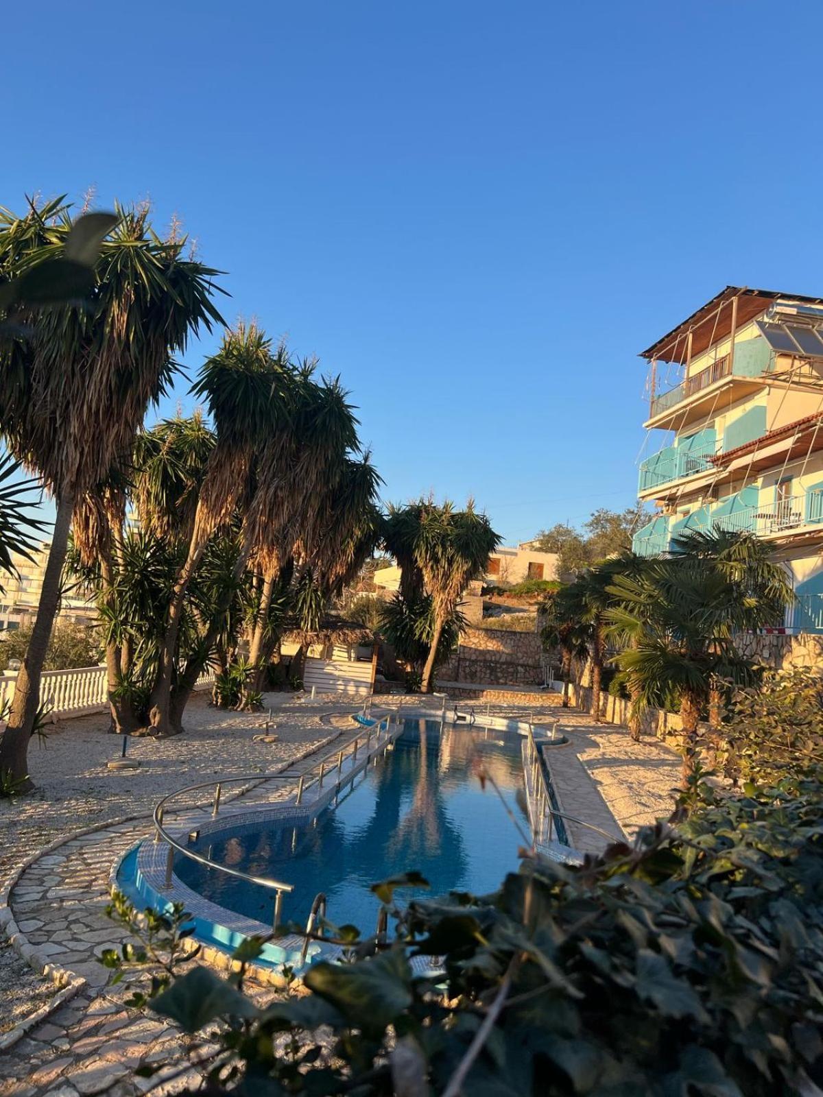Blue Dream Holiday Hotel Вльора Екстер'єр фото