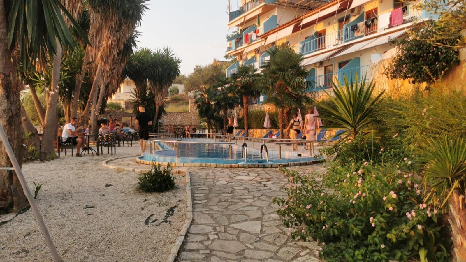 Blue Dream Holiday Hotel Вльора Екстер'єр фото